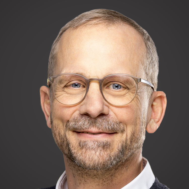 Porträt von Raymond Alder, Vorstandsmitglied ASIP und Fachmann für berufliche Vorsorge bei der Emmi Vorsorgestiftung und dem Emmi Wohlfahrtsfonds